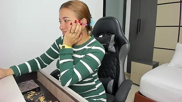 alma fenix online show from 09-27-25, 12:33