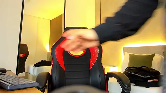 alma fenix online show from 11-28-25, 12:49