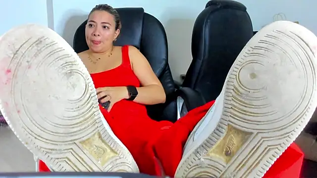 Snapshot of alma_fenix chatting on 04-10-26, 03:57 alma fenix online show from 04-10-26, 03:57