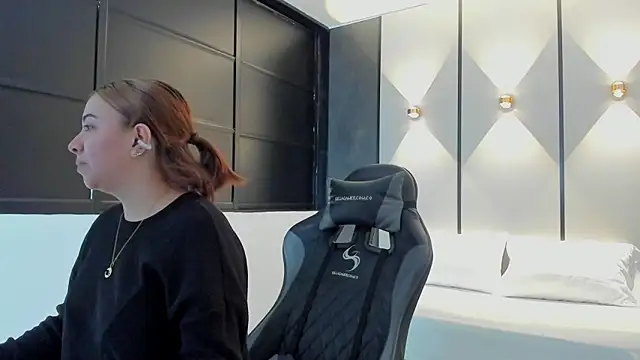 alma fenix online show from 09-10-25, 12:26