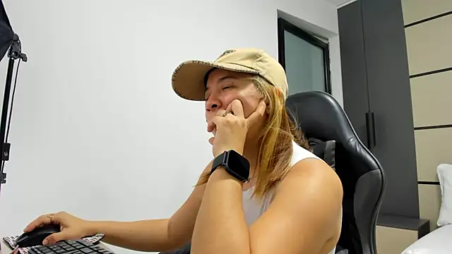 alma fenix online show from 02-24-26, 12:39