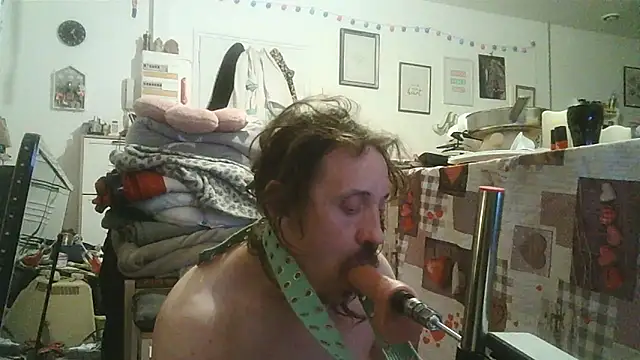 cyril020202 online show from 11-02-25, 11:32