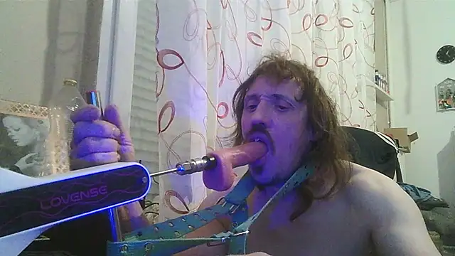 cyril020202 online show from 12-05-25, 12:15