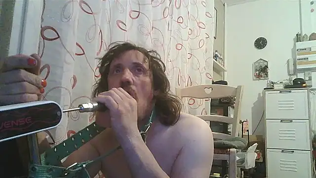 cyril020202 online show from 06-09-26, 08:10