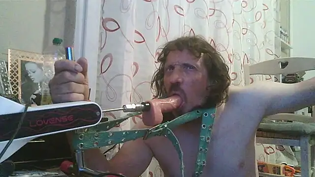 cyril020202 online show from 06-18-26, 12:32