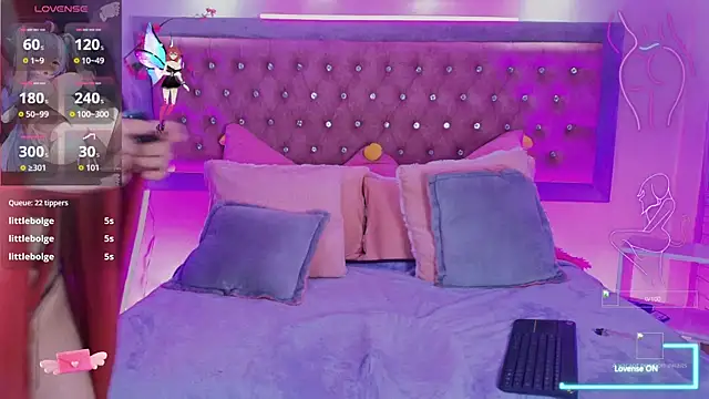 EmmaWilder online show from 11-18-25, 08:34