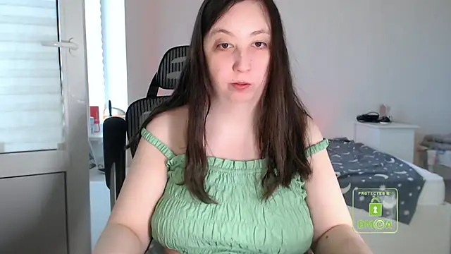 Snapshot of cute_and_hot chatting on 05-17-26, 02:39 cute and hot online show from 05-17-26, 02:39