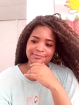 Snapshot of hilary-08 chatting on 09-23-25, 02:46 hilary-08 online show from 09-23-25, 02:46