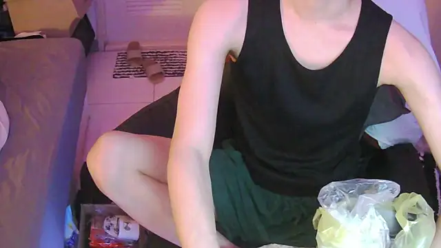 Snapshot of Ray175oo chatting on 06-14-26, 05:14 Ray175oo online show from 06-14-26, 05:14