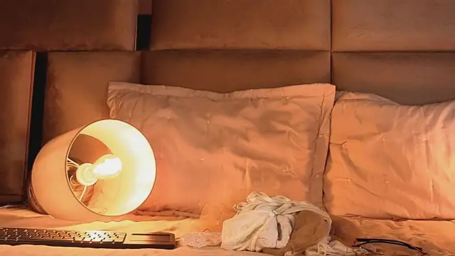 angelinepossy online show from 11-03-25, 06:11