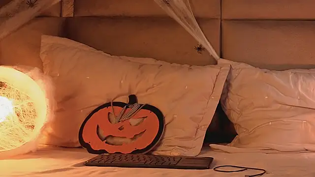 angelinepossy online show from 10-28-25, 09:47