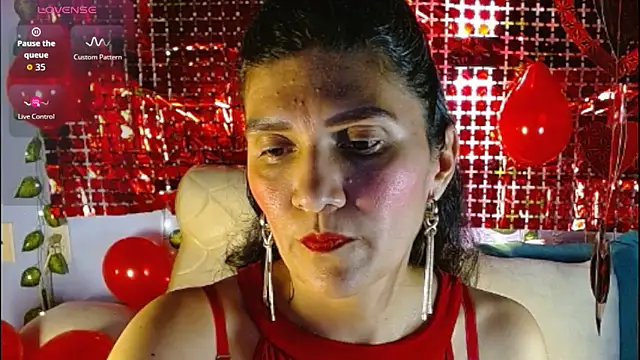 Snapshot of venus_swet_ chatting on 02-15-26, 02:12 venus swet online show from 02-15-26, 02:12