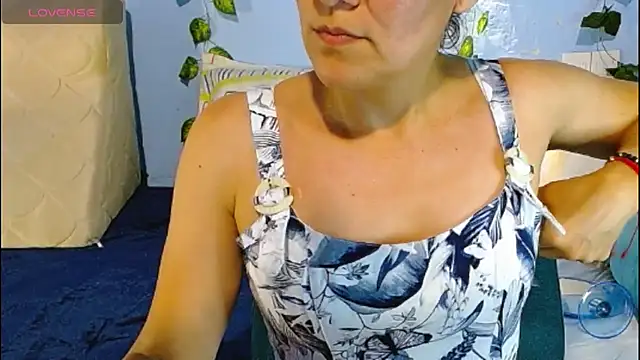 Snapshot of venus_swet_ chatting on 02-09-26, 12:52 venus swet online show from 02-09-26, 12:52