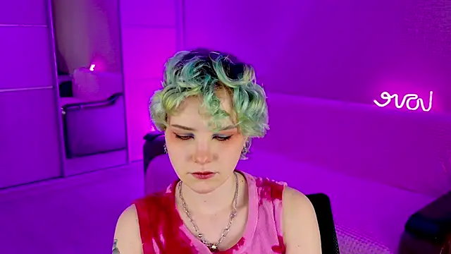 Snapshot of School_Love chatting on 02-03-25, 01:19 School Love online show from 02-03-25, 01:19