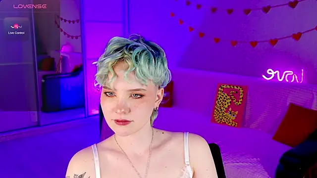 Snapshot of School_Love chatting on 03-16-25, 04:12 School Love online show from 03-16-25, 04:12