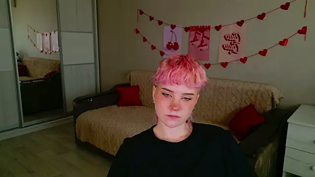 Snapshot of School_Love chatting on 09-22-25, 11:05 School Love online show from 09-22-25, 11:05