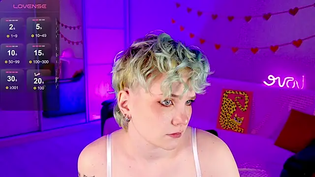 Snapshot of School_Love chatting on 03-16-25, 01:06 School Love online show from 03-16-25, 01:06