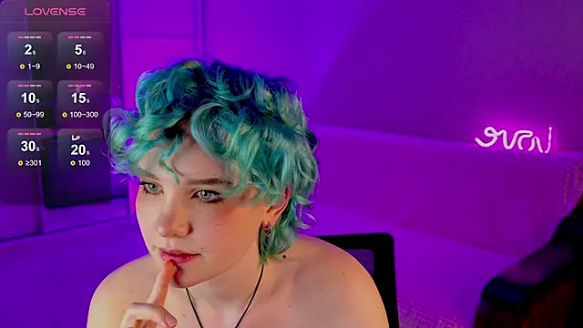 Snapshot of School_Love chatting on 02-19-25, 04:11 School Love online show from 02-19-25, 04:11