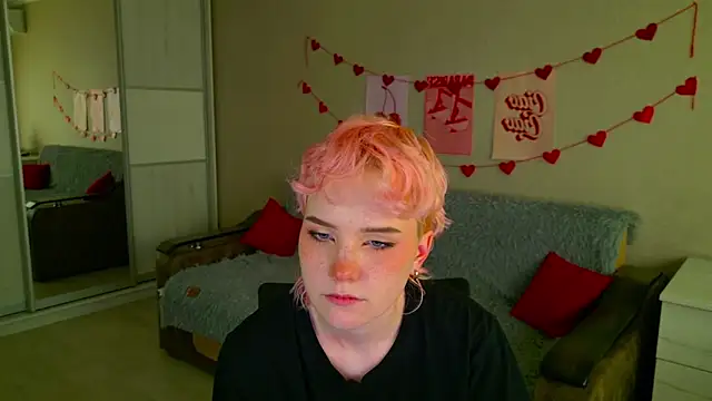 Snapshot of School_Love chatting on 09-29-25, 11:05 School Love online show from 09-29-25, 11:05