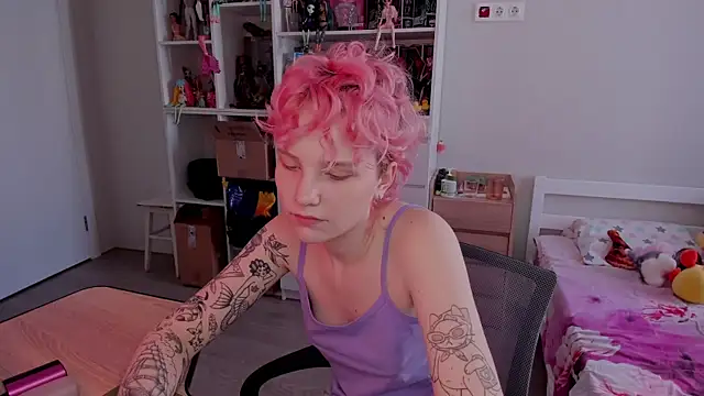 Snapshot of School_Love chatting on 11-15-25, 07:12 School Love online show from 11-15-25, 07:12