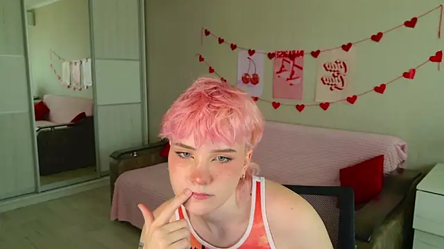 Snapshot of School_Love chatting on 09-21-25, 11:04 School Love online show from 09-21-25, 11:04