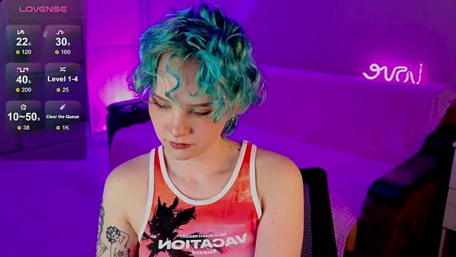 Snapshot of School_Love chatting on 02-17-25, 04:17 School Love online show from 02-17-25, 04:17