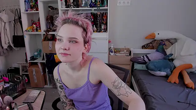 School Love online show from 02-11-26, 07:08