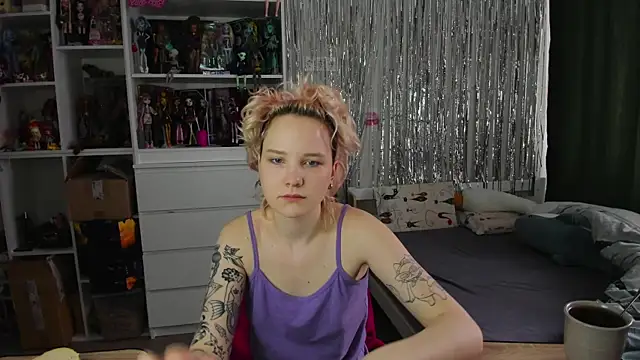 School Love online show from 04-02-26, 07:04