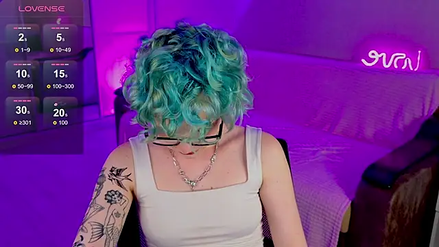 Snapshot of School_Love chatting on 02-23-25, 04:13 School Love online show from 02-23-25, 04:13