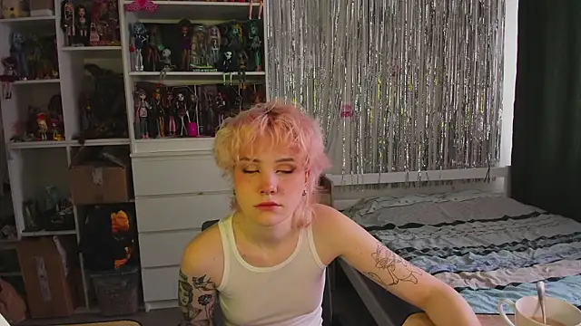 School Love online show from 03-26-26, 07:06