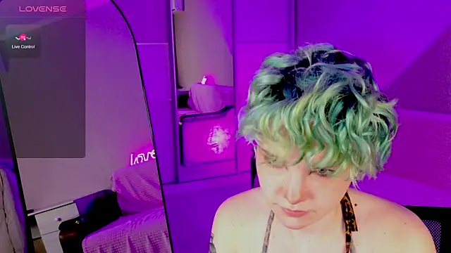 Snapshot of School_Love chatting on 01-22-25, 01:11 School Love online show from 01-22-25, 01:11