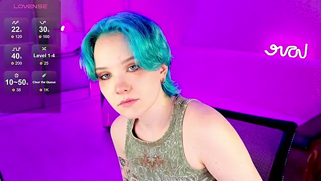 Snapshot of School_Love chatting on 02-05-25, 01:11 School Love online show from 02-05-25, 01:11