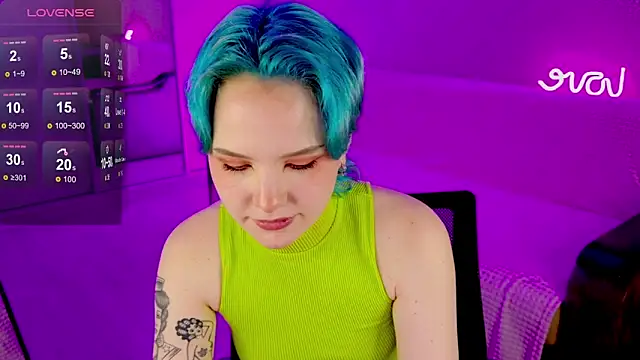 Snapshot of School_Love chatting on 02-07-25, 04:14 School Love online show from 02-07-25, 04:14