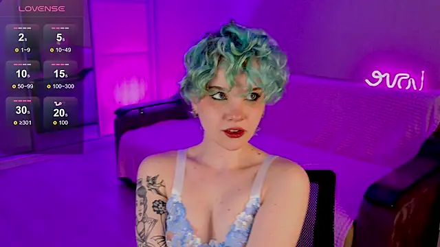 Snapshot of School_Love chatting on 02-26-25, 01:11 School Love online show from 02-26-25, 01:11