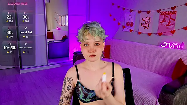 Snapshot of School_Love chatting on 03-21-25, 01:12 School Love online show from 03-21-25, 01:12