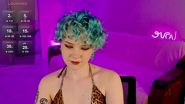 Snapshot of School_Love chatting on 02-14-25, 01:08 School Love online show from 02-14-25, 01:08