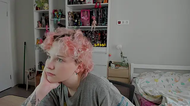 School Love online show from 11-26-25, 07:08