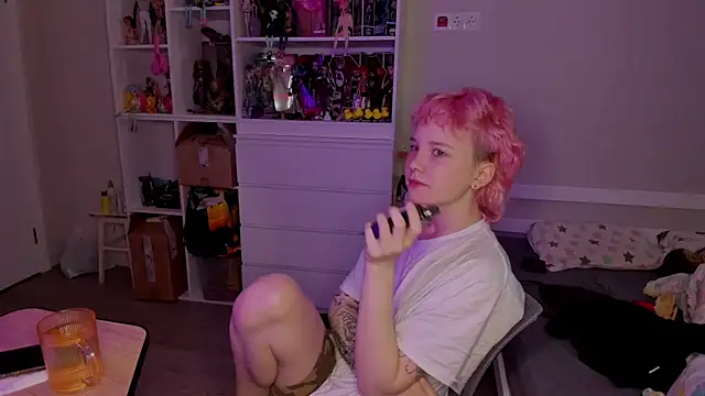 School Love online show from 12-15-25, 07:14