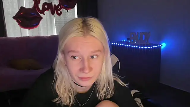 Snapshot of EnigmaSee chatting on 05-16-26, 10:36 EnigmaSee online show from 05-16-26, 10:36