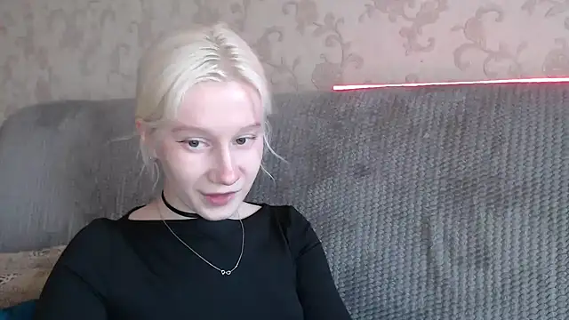 Snapshot of EnigmaSee chatting on 05-03-26, 12:20 EnigmaSee online show from 05-03-26, 12:20