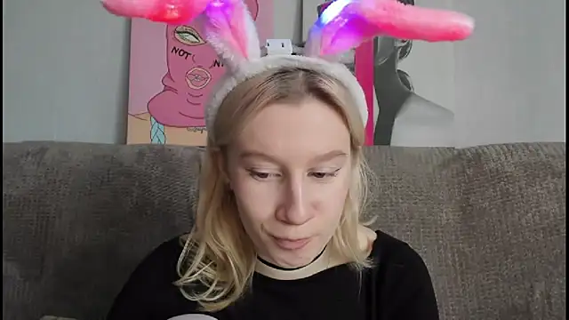 Snapshot of EnigmaSee chatting on 11-15-25, 09:02 EnigmaSee online show from 11-15-25, 09:02