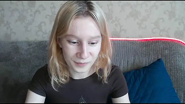 Snapshot of EnigmaSee chatting on 09-16-25, 08:48 EnigmaSee online show from 09-16-25, 08:48