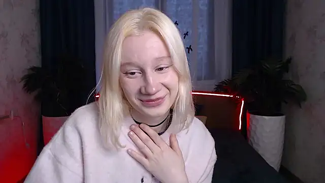 Snapshot of EnigmaSee chatting on 01-10-26, 09:04 EnigmaSee online show from 01-10-26, 09:04