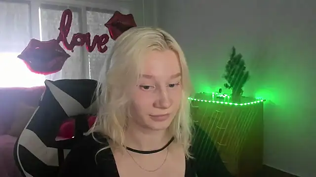 EnigmaSee online show from 03-08-26, 01:55