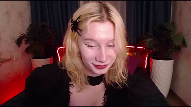 Snapshot of EnigmaSee chatting on 11-01-25, 04:12 EnigmaSee online show from 11-01-25, 04:12