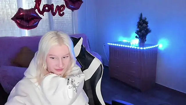 Snapshot of EnigmaSee chatting on 02-23-26, 01:29 EnigmaSee online show from 02-23-26, 01:29