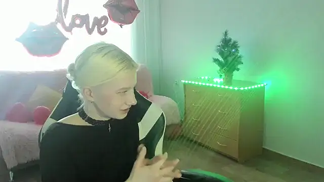 Snapshot of EnigmaSee chatting on 03-01-26, 02:55 EnigmaSee online show from 03-01-26, 02:55