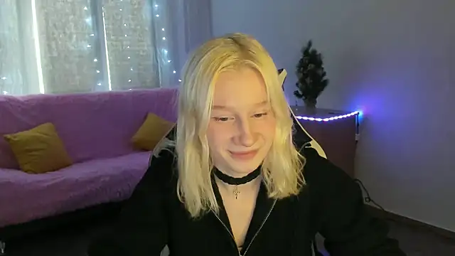 Snapshot of EnigmaSee chatting on 01-15-26, 09:23 EnigmaSee online show from 01-15-26, 09:23