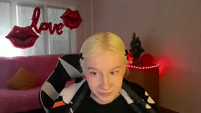 EnigmaSee online show from 03-19-26, 01:49