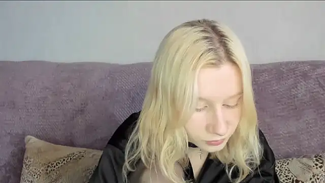 Snapshot of EnigmaSee chatting on 10-24-25, 08:35 EnigmaSee online show from 10-24-25, 08:35